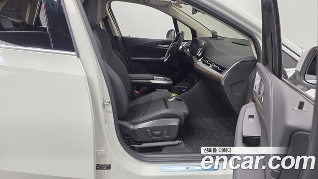 BMW 2-Series 220i Luxury