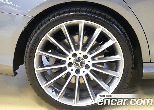 Mercedes-Benz E-Class E350 4MATIC AMG Line