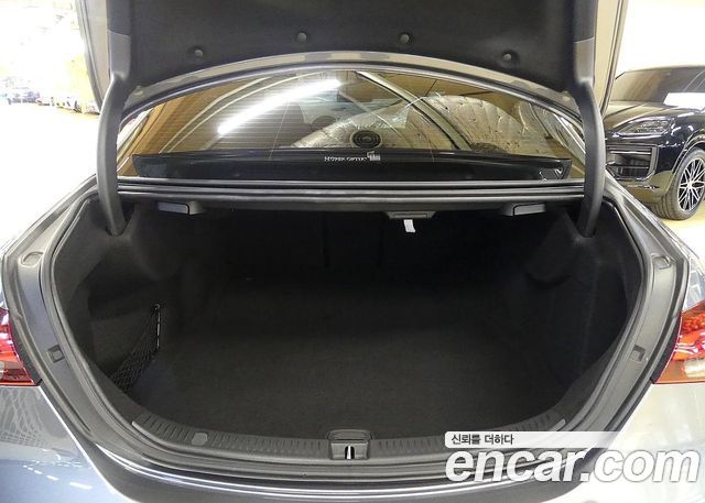 Mercedes-Benz E-Class E350 4MATIC AMG Line