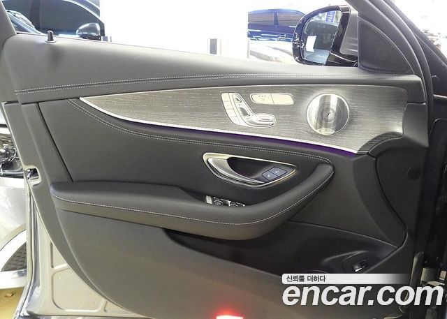 Mercedes-Benz E-Class E350 4MATIC AMG Line