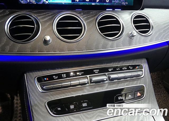 Mercedes-Benz E-Class E350 4MATIC AMG Line