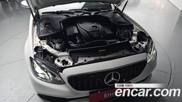 Mercedes-Benz E-Class E300 Avantgarde
