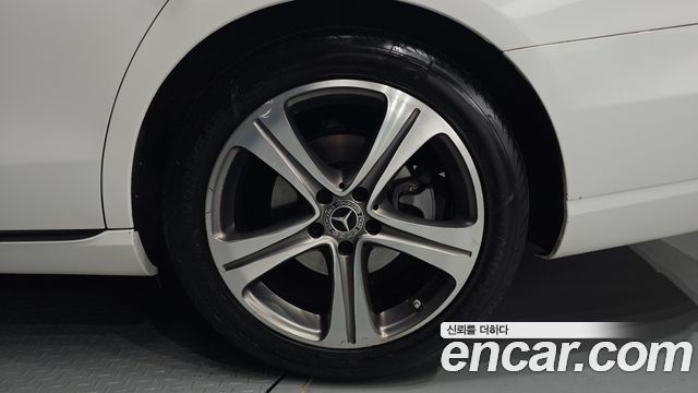 Mercedes-Benz E-Class E300 Avantgarde