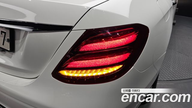 Mercedes-Benz E-Class E300 Avantgarde