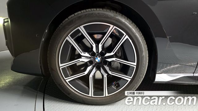 BMW 7-Series 740i sDrive M Sport