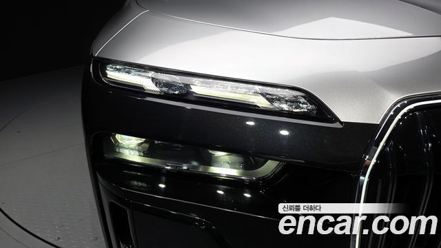 BMW 7-Series 740i sDrive M Sport