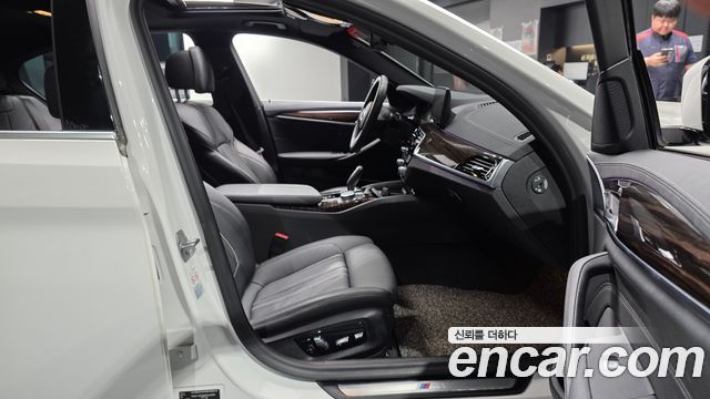 BMW 5-Series 520i M Sport