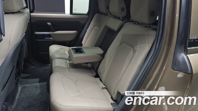 Land Rover Defender 110 D250 SE