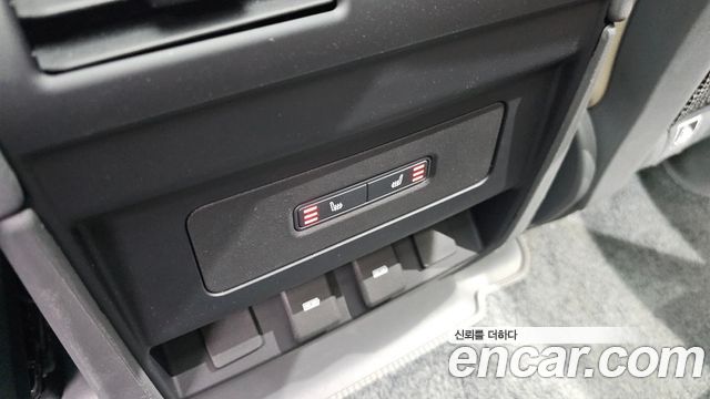 Land Rover Defender 110 D250 SE
