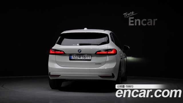 BMW 2-Series 220i Advantage