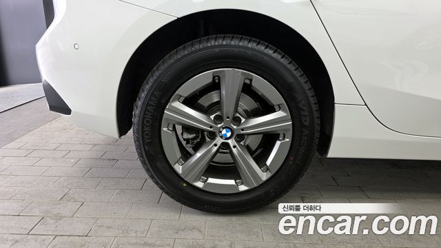 BMW 2-Series 220i Advantage