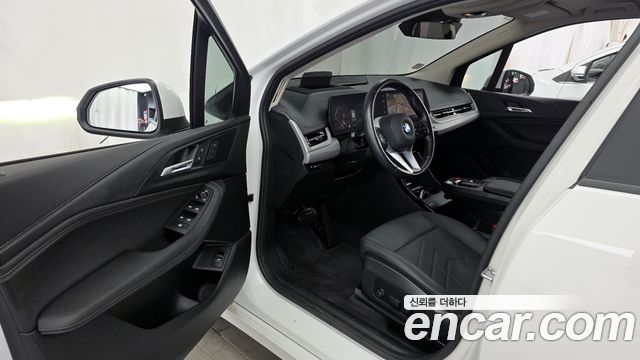 BMW 2-Series 220i Advantage