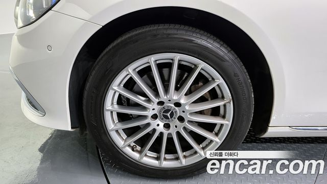 Mercedes-Benz E-Class E220d 4MATIC Exclusive