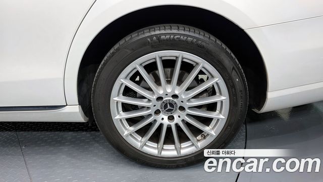 Mercedes-Benz E-Class E220d 4MATIC Exclusive