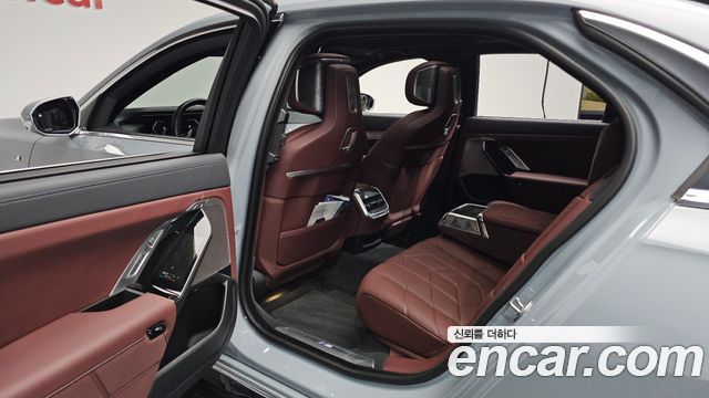 BMW 7-Series 740i sDrive M Sport