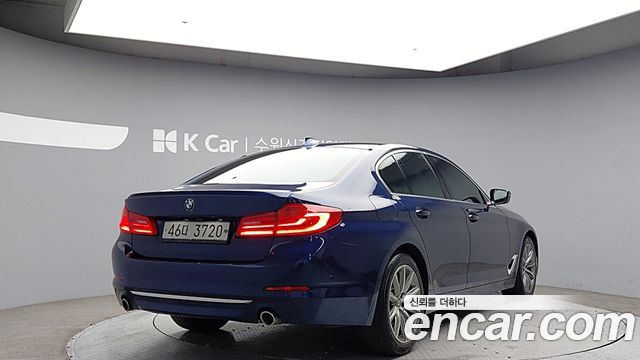 BMW 5-Series 520i Luxury