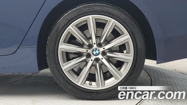 BMW 5-Series 520i Luxury
