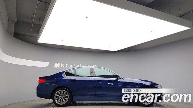 BMW 5-Series 520i Luxury