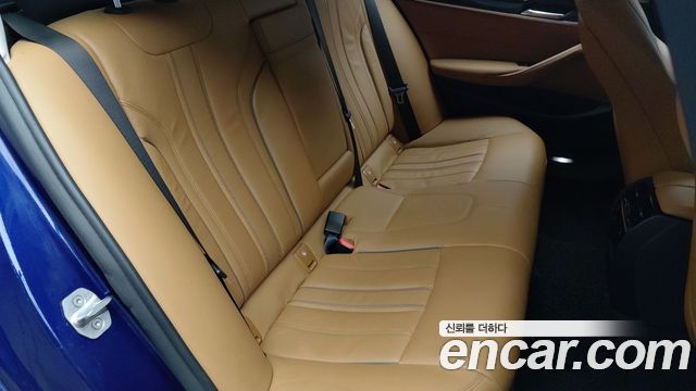 BMW 5-Series 520i Luxury