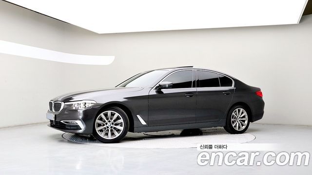 BMW 5-Series 520i Luxury