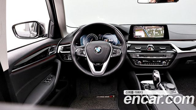 BMW 5-Series 520i Luxury