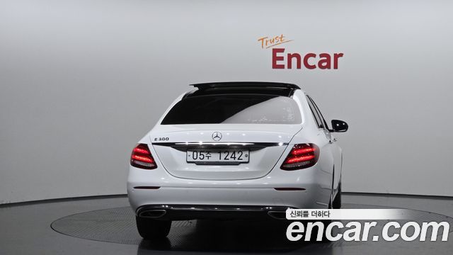 Mercedes-Benz E-Class E300 Exclusive