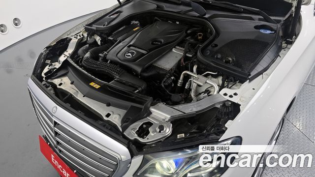 Mercedes-Benz E-Class E300 Exclusive