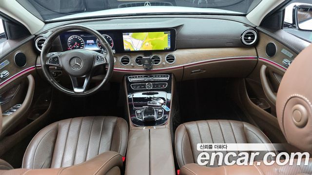 Mercedes-Benz E-Class E300 Exclusive