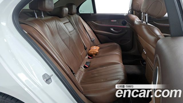 Mercedes-Benz E-Class E300 Exclusive