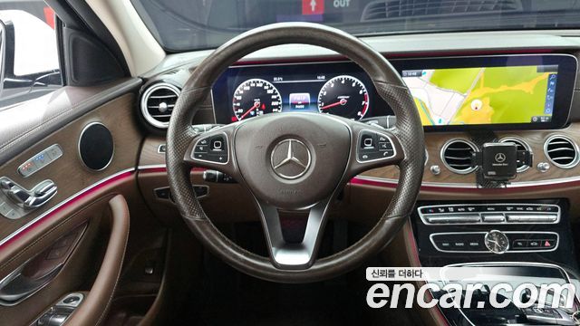 Mercedes-Benz E-Class E300 Exclusive