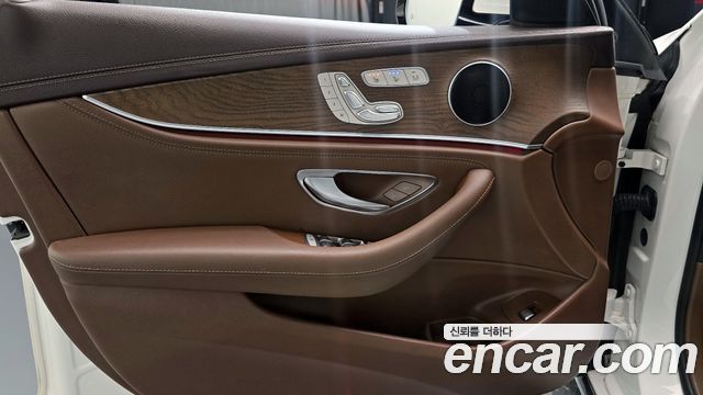 Mercedes-Benz E-Class E300 Exclusive