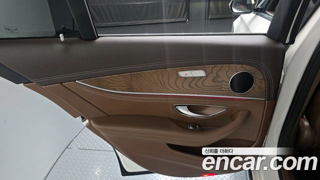 Mercedes-Benz E-Class E300 Exclusive