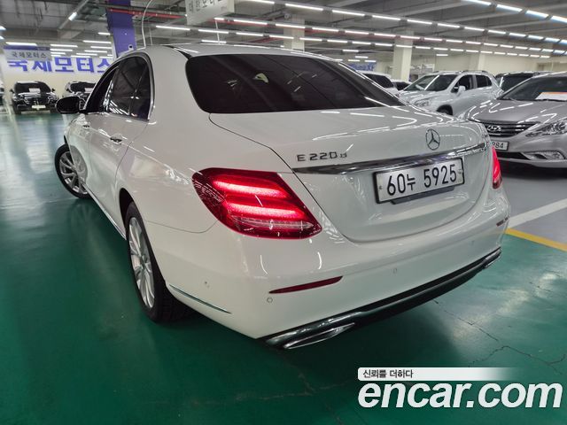 Mercedes-Benz E-Class E220d 4MATIC Exclusive