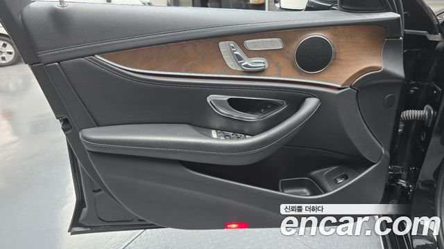 Mercedes-Benz E-Class E220d 4MATIC Exclusive