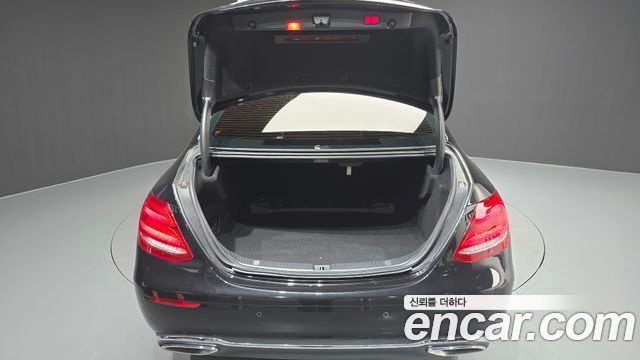 Mercedes-Benz E-Class E220d 4MATIC Exclusive