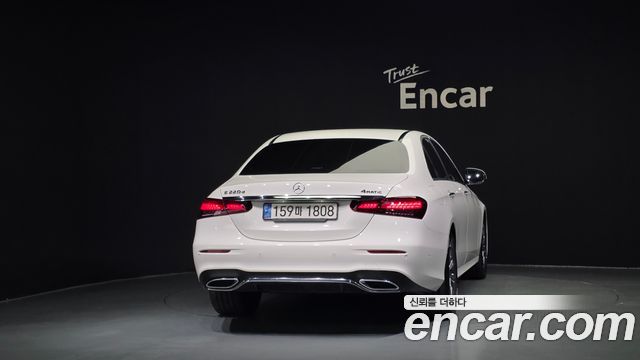 Mercedes-Benz E-Class E220d 4MATIC AMG Line