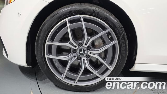 Mercedes-Benz E-Class E220d 4MATIC AMG Line