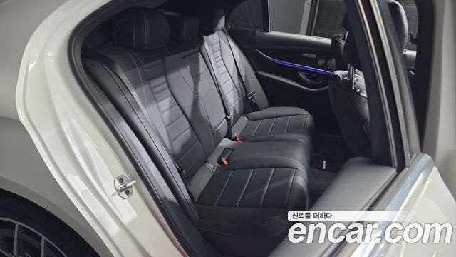 Mercedes-Benz E-Class E220d 4MATIC AMG Line
