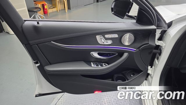 Mercedes-Benz E-Class E220d 4MATIC AMG Line