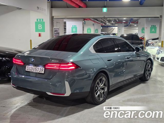 BMW 5-Series 520i