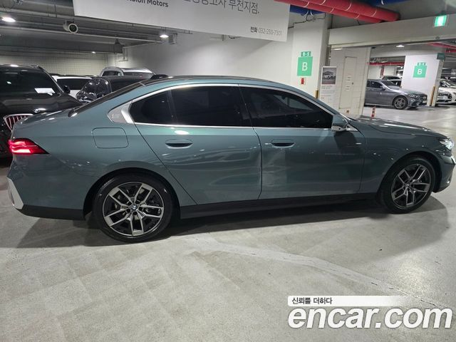 BMW 5-Series 520i