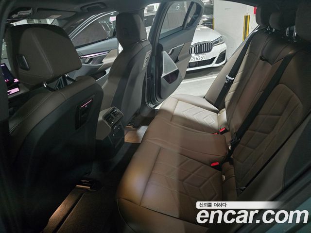 BMW 5-Series 520i