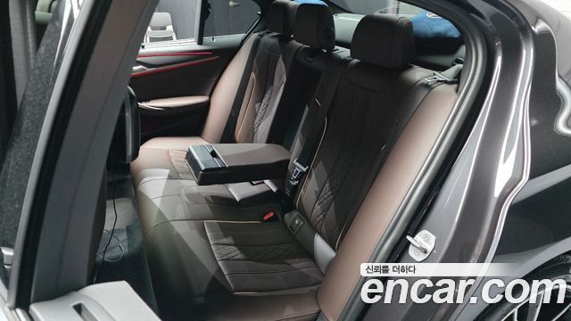 BMW 5-Series 523d M Sport
