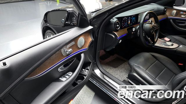 Mercedes-Benz E-Class E300e 4MATIC Exclusive