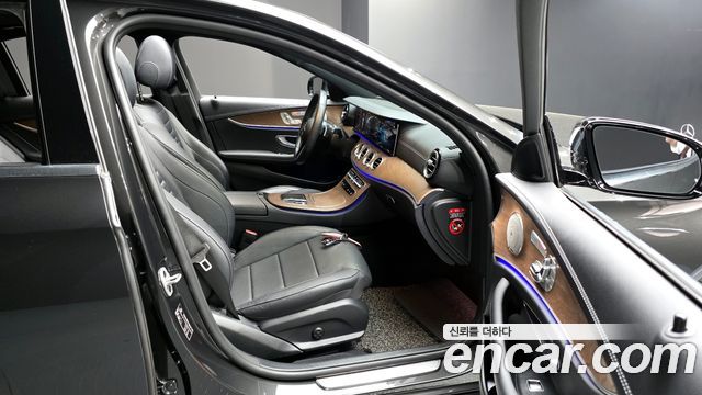 Mercedes-Benz E-Class E300e 4MATIC Exclusive