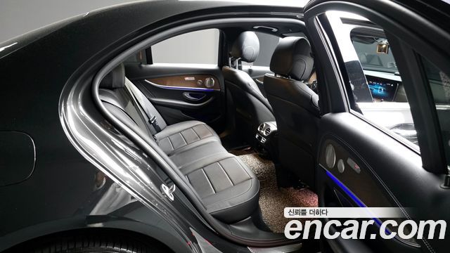 Mercedes-Benz E-Class E300e 4MATIC Exclusive