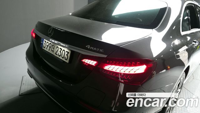 Mercedes-Benz E-Class E300e 4MATIC Exclusive
