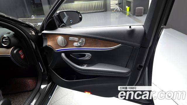 Mercedes-Benz E-Class E300e 4MATIC Exclusive