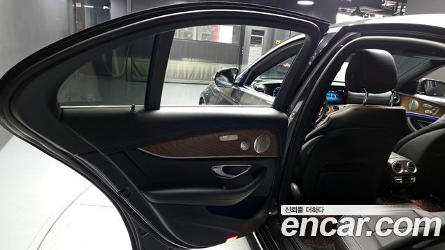 Mercedes-Benz E-Class E300e 4MATIC Exclusive