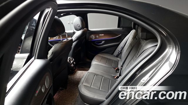 Mercedes-Benz E-Class E300e 4MATIC Exclusive
